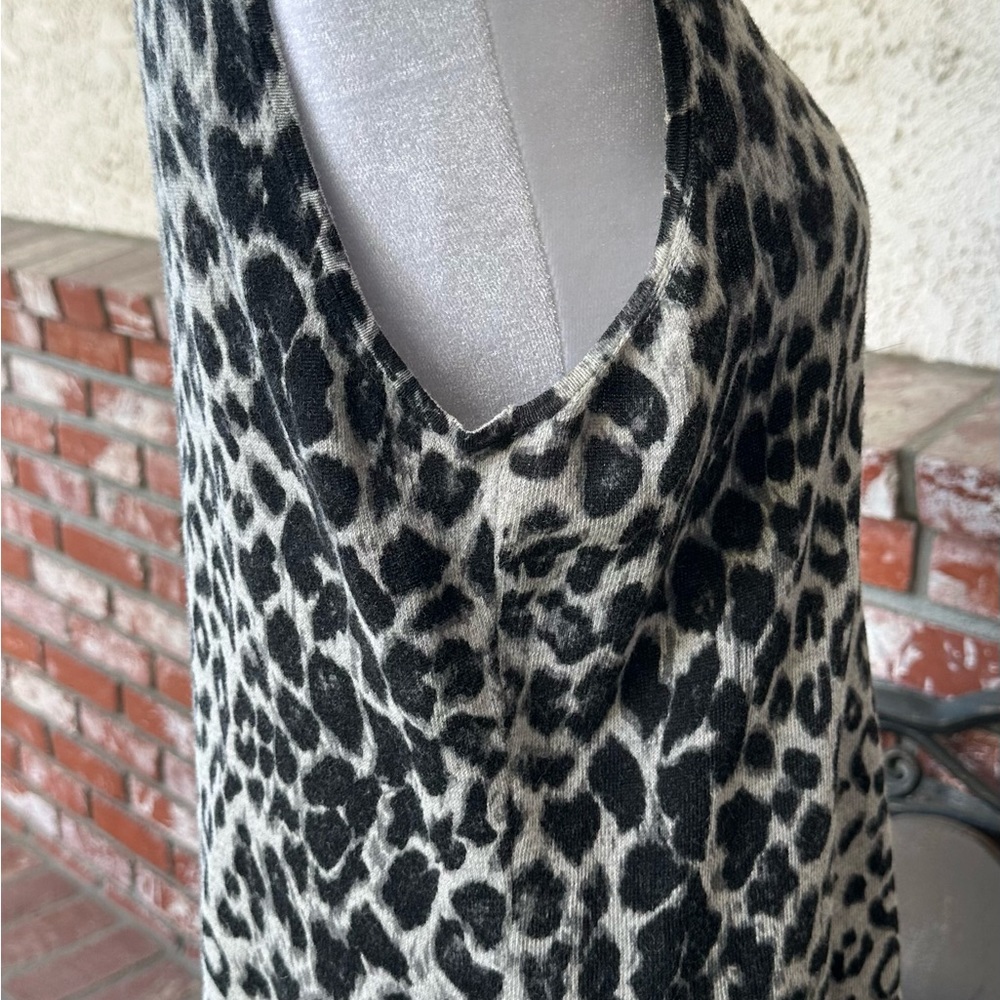 New York & Company Cardigan & Tank Sweater Set; Black & Gray Leopard; Sz Medium - Picture 12 of 16